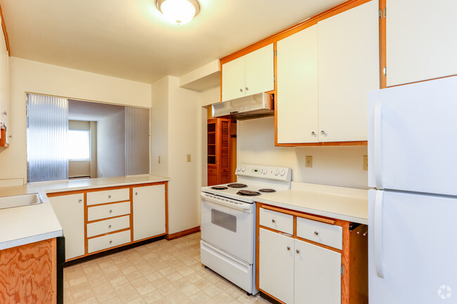 Kitchen - Villager Apartments