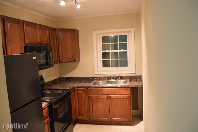 Building Photo - 922 Pulliam St SW