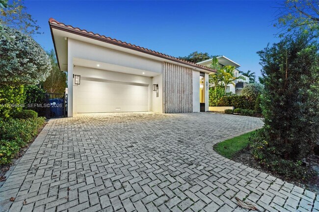 Foto del edificio - 5831 Alton Rd