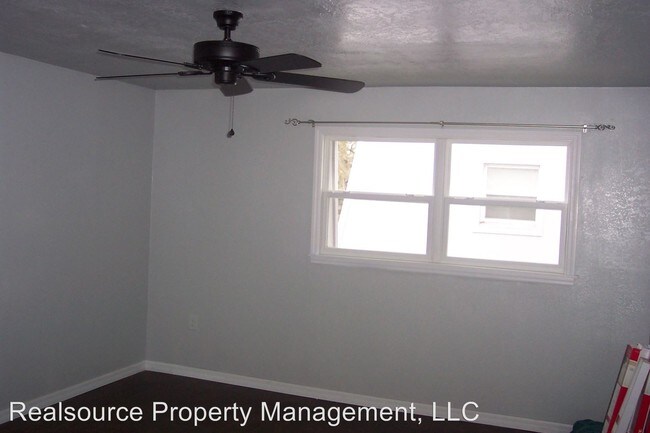 Building Photo - 2105 S Mills Ave
