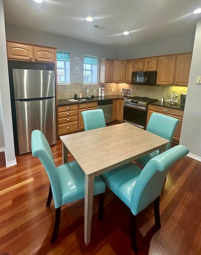 Foto del edificio - 6211 Ventnor Ave