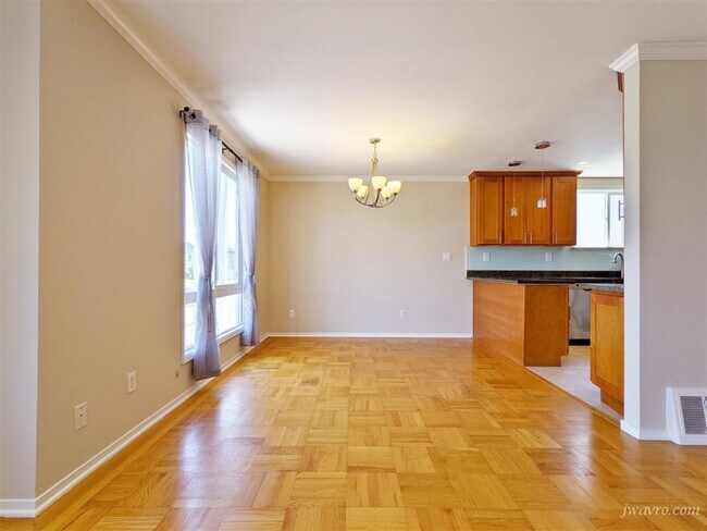 Building Photo - 60 Huntington Dr