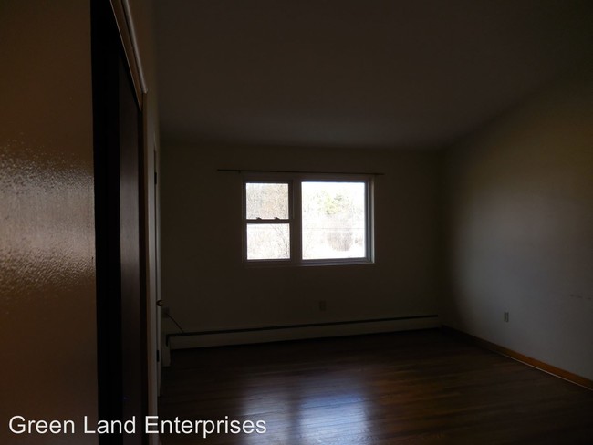 Building Photo - 1321 N Montgomery St