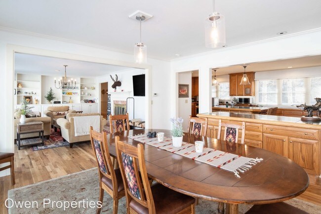 Building Photo - 4 br, 3.5 bath House - 280 Moose Street