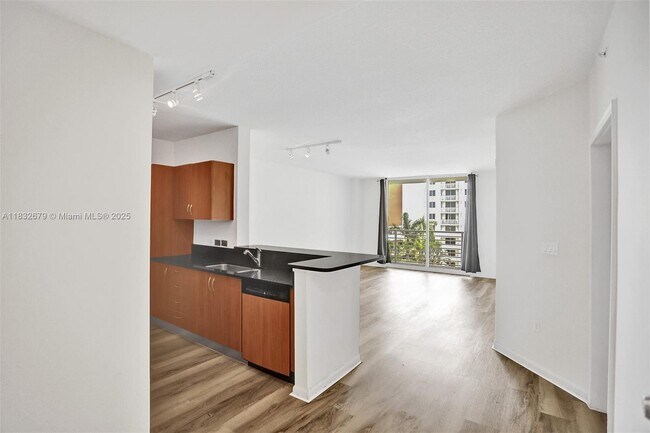 Foto del edificio - 18800 NE 29th Ave
