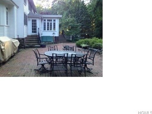 Building Photo - 556 Haverstraw Rd