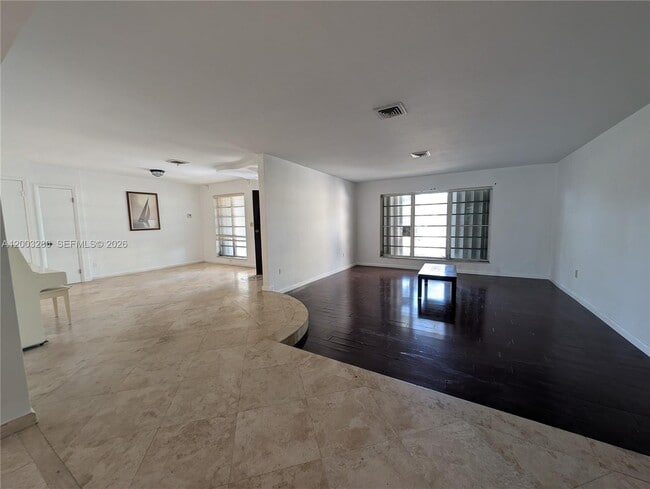 Photo - 1900 NE 186th Dr House