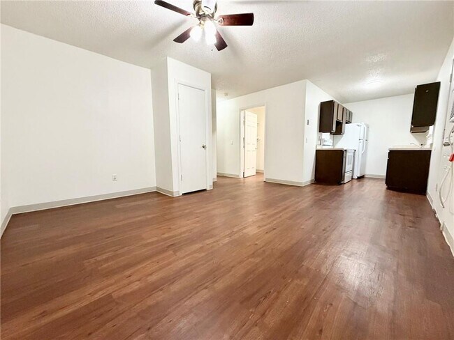 Foto del edificio - 102 NW K St