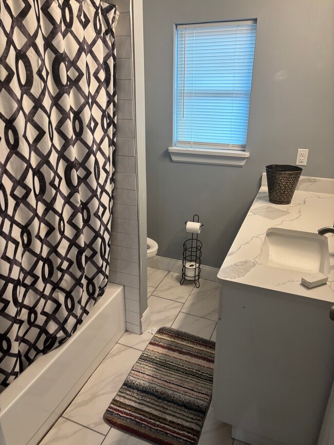 Building Photo - 3913 Concord Dr