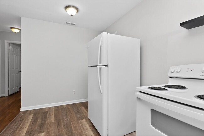 Foto del edificio - Adorable Two Bedroom Apartment Near Cotswold!