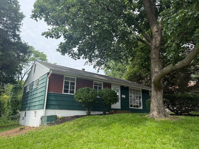 Building Photo - 7727 Paddington Dr