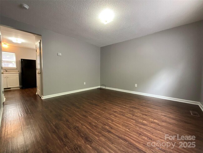 Foto del edificio - 1520 N Main Ave