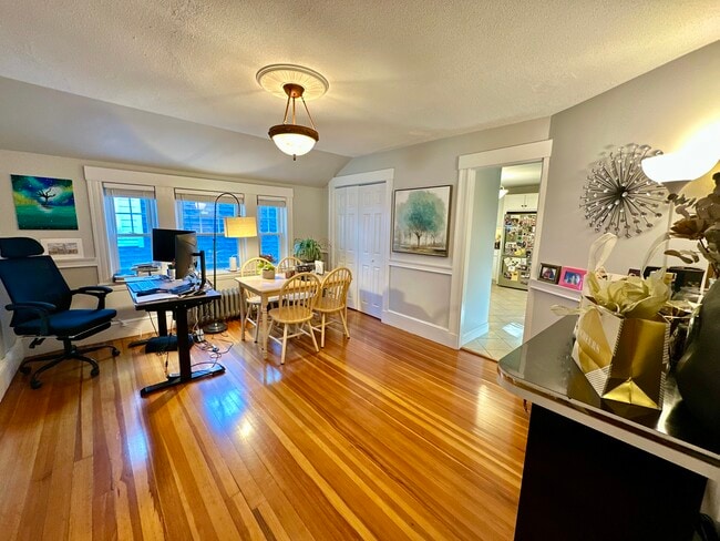 Foto del edificio - 11 Spring Park Ave