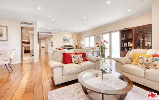 Building Photo - 918 S Wooster St