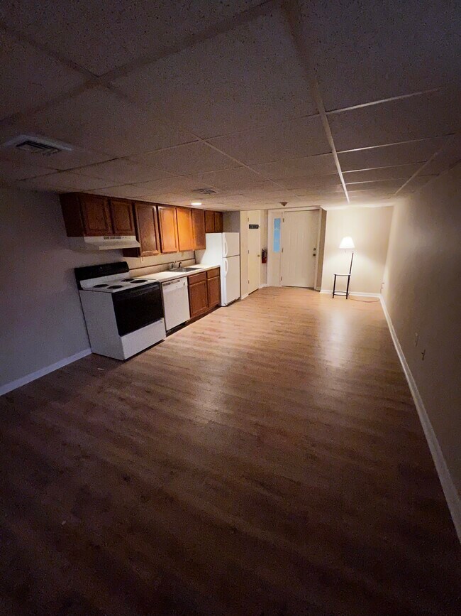 Building Photo - 56 E Oakland Ave
