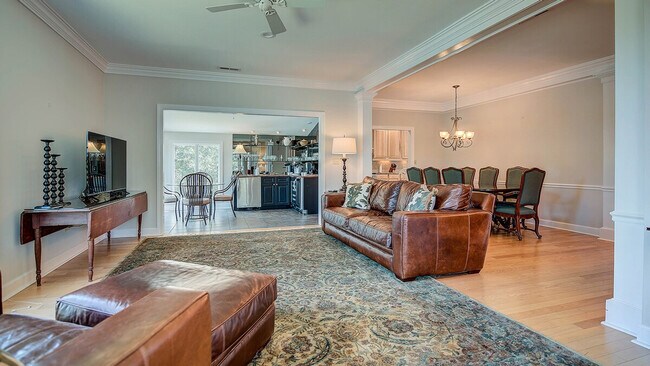 Foto del edificio - 752 Collins Meadow Dr