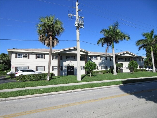 Foto del edificio - 4280 Woodside Dr