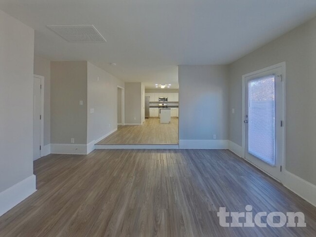 Building Photo - 1916 Lexington Ave