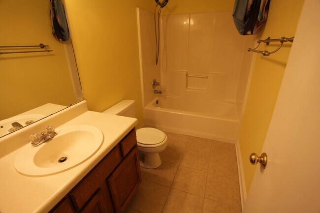 Building Photo - Beautiful Townhome Available in August!