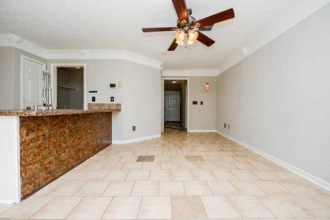 Foto del edificio - 1540 Labonte Pkwy