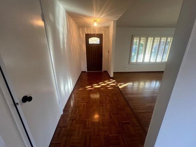 Building Photo - Beautiful 4 bed 2 bath home in Sunnyvale. Must see!