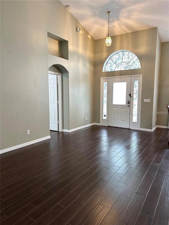 Foto del edificio - 16016 Blossom Hill Loop