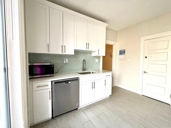 Building Photo - 3 Wallingford Rd