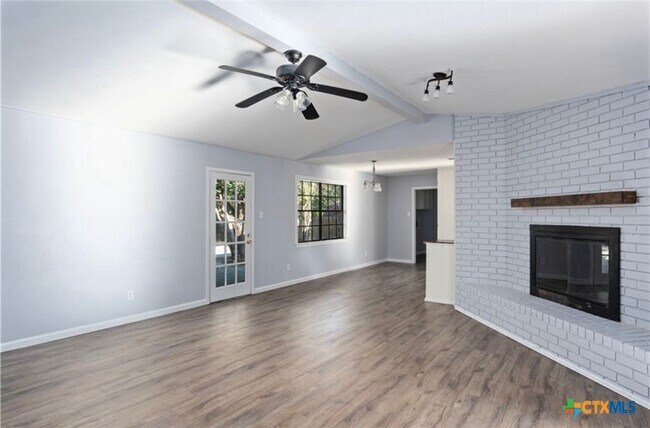 Foto del edificio - 1708 S Ann Blvd