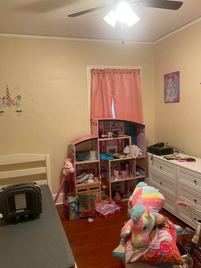 Foto del edificio - 483 Beardsley Ave