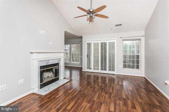 Building Photo - 4402 Silverbrook Ln