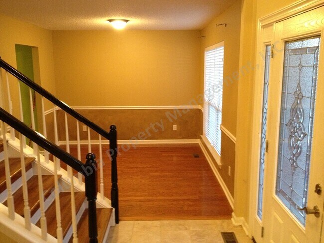 Building Photo - 307 Westbrook Way