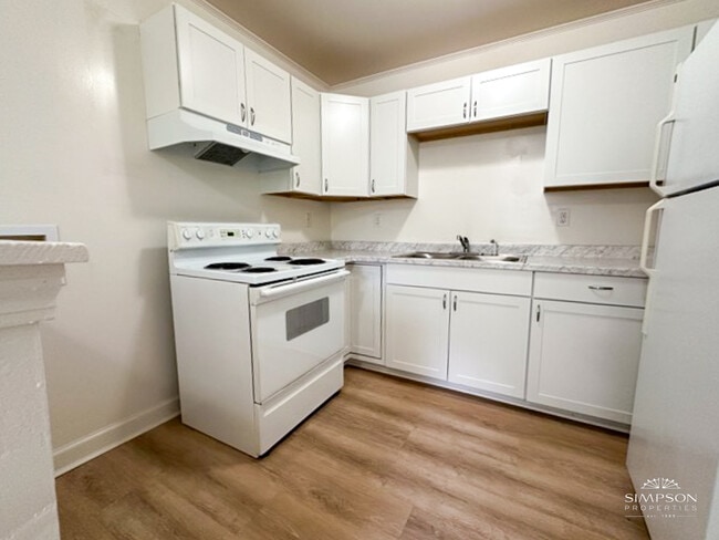 Building Photo - 4210 Welling Ave