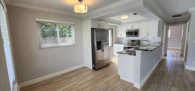 Foto del edificio - 728 SW 36th Terrace