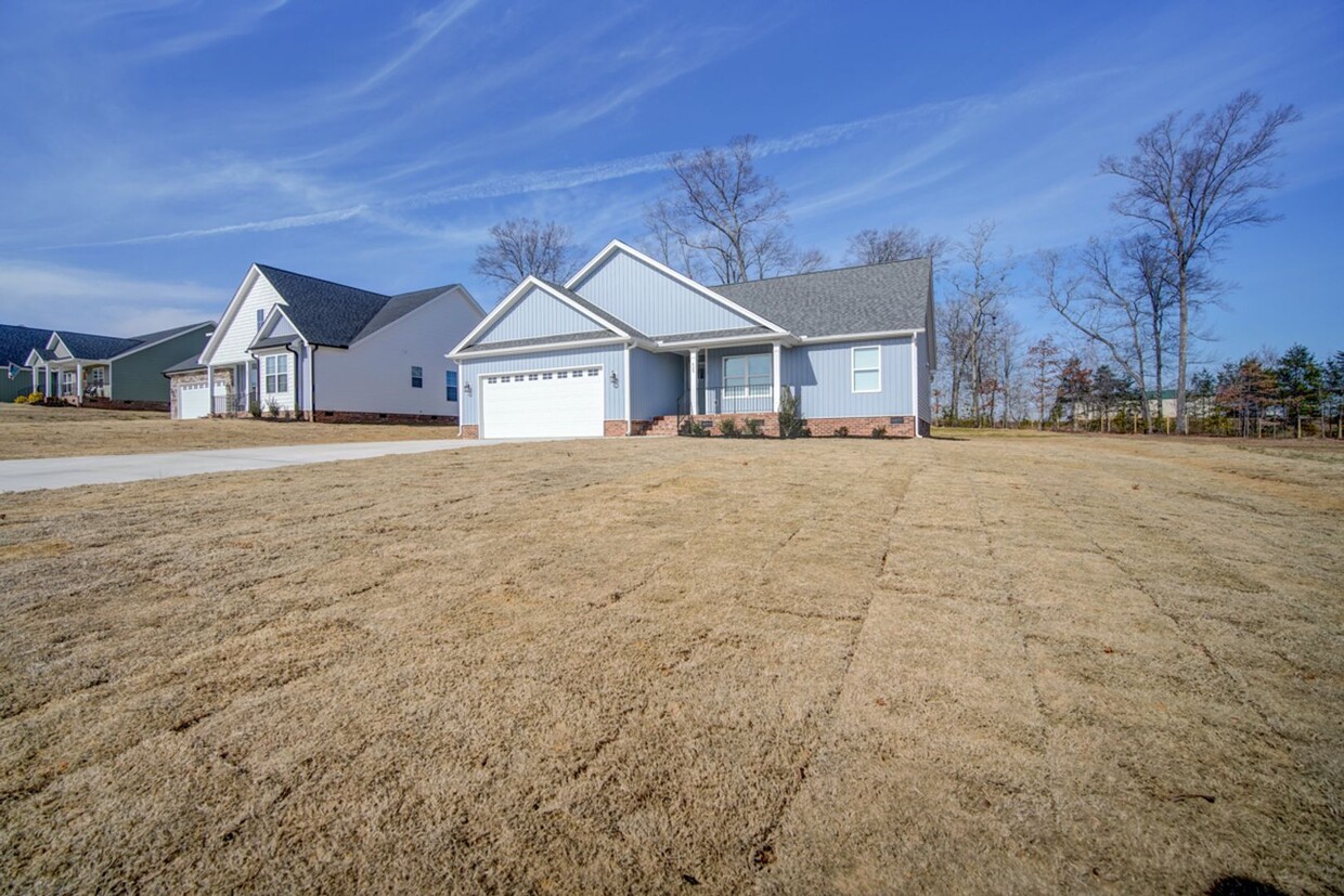 Primary Photo - Open Floor Plan Home in Lyman/District 1 S...