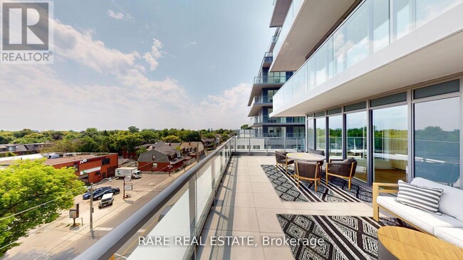 Building Photo - 500 Dupont St