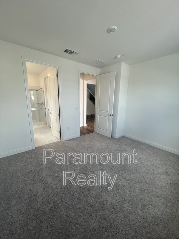 Foto del edificio - 1369 Emory Ln