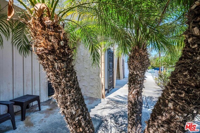 Foto del edificio - 8025 Redlands St