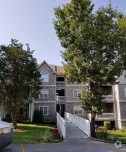 Building Photo - 310 Woodland Dr S