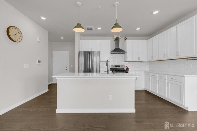 Building Photo - 237 Lorhan Dr