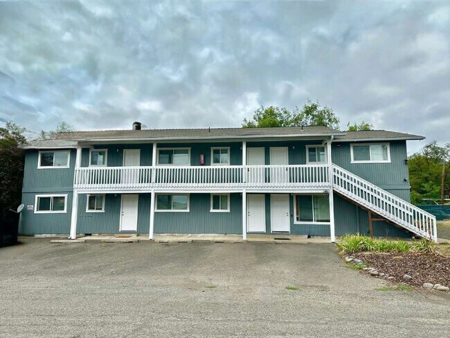 Foto del edificio - 624 NE Housley Ave