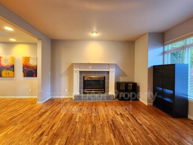 Building Photo - 8138 5th Ave SW