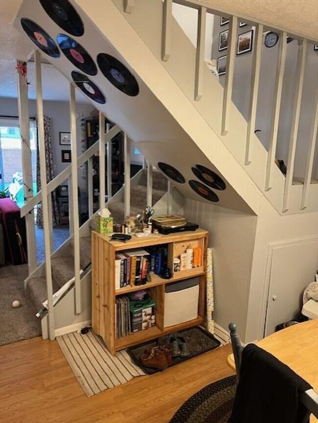 Foto del edificio - August 2026 Prelease! 2 Story, 2 BR 1.5 BA Condo at Wimbledon Condos