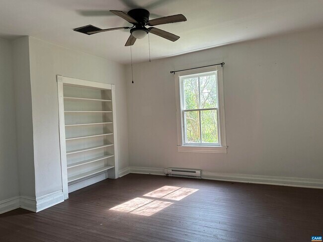 Foto del edificio - 4633 Garth Rd