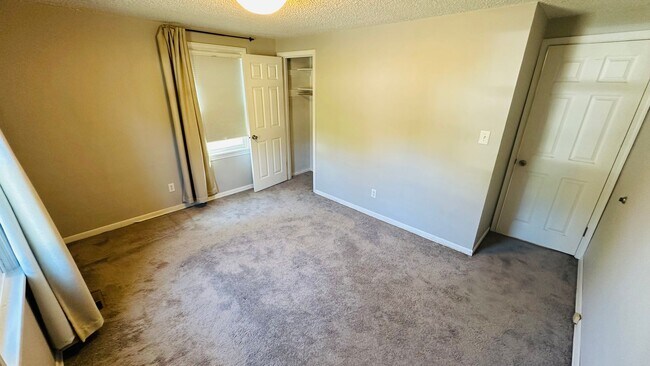 Building Photo - Cozy Midcentury Cottage with AC for Rent i...