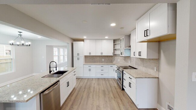 Foto del edificio - Stunning Sylvan Heights West home near Riv...