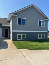 Building Photo - 3240 Babylon Rd