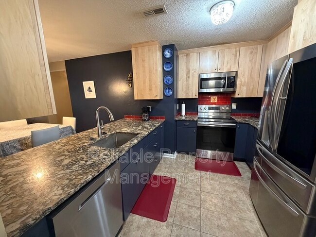 Building Photo - 203 Sturbridge Dr