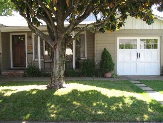 Building Photo - 304 Dechene Ave