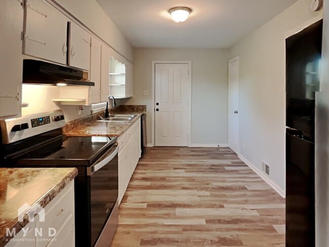 Building Photo - 3420 Avenue Q