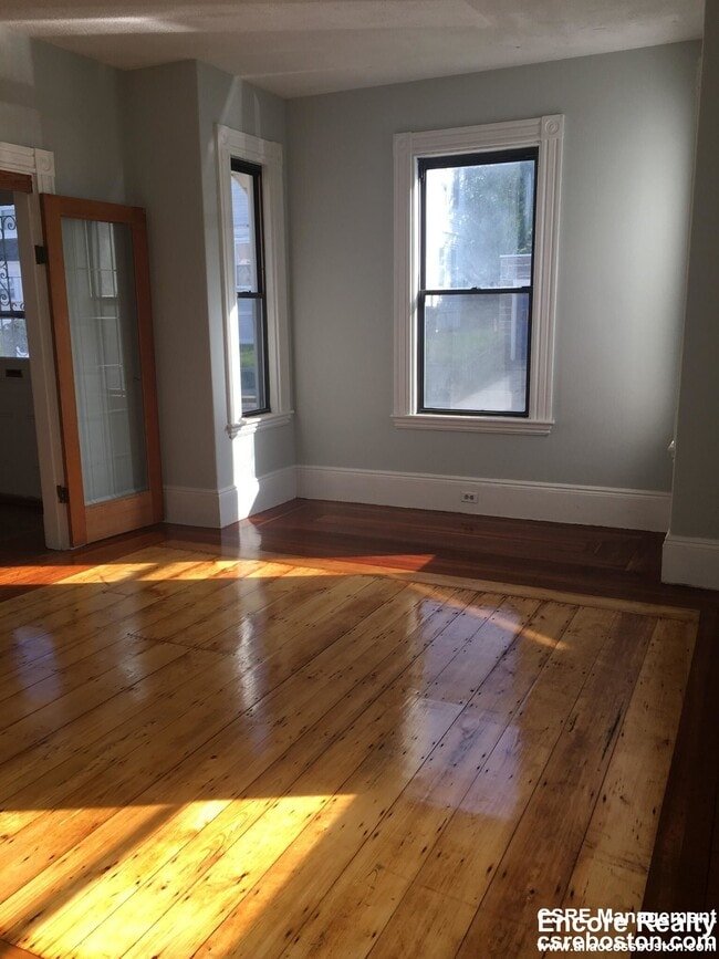 Photo - 12 Saunders St House